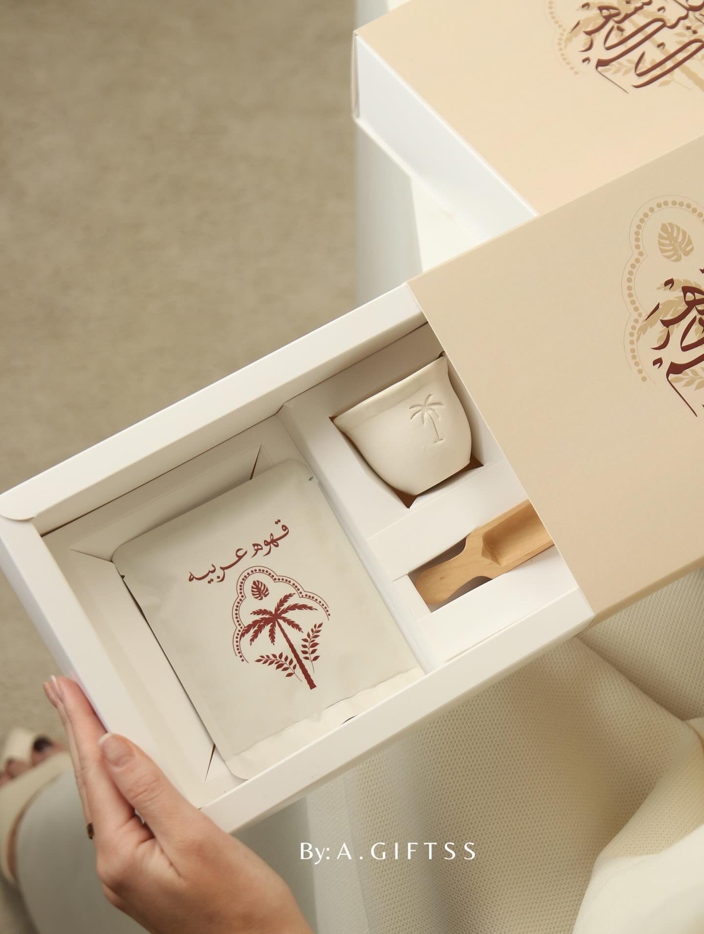 علب قهوة العربية